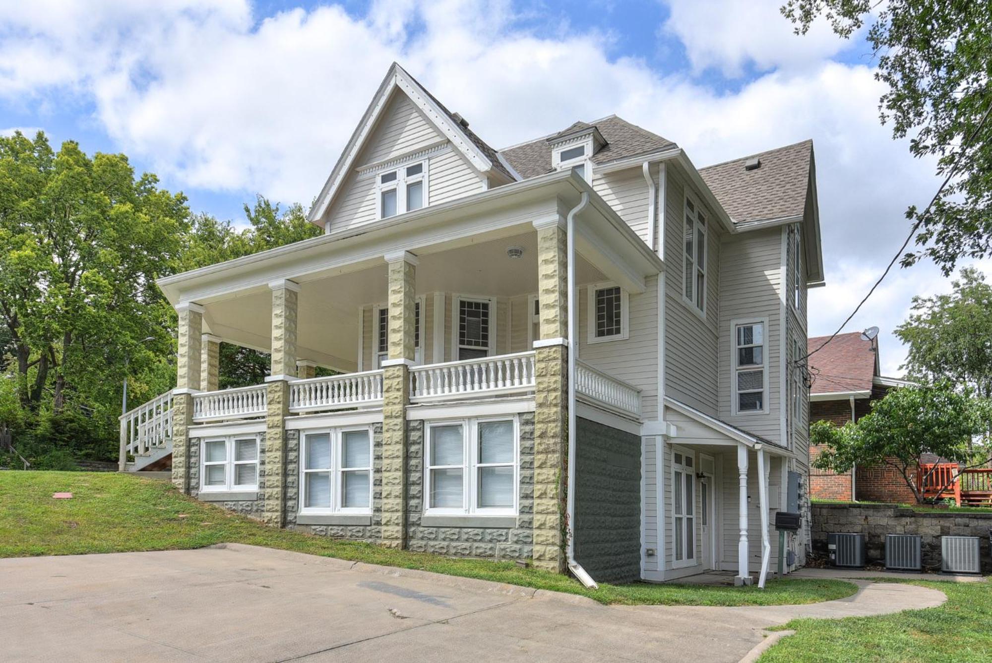 Ground-Level Cozy Modern Retreat Apartment Omaha Exterior photo